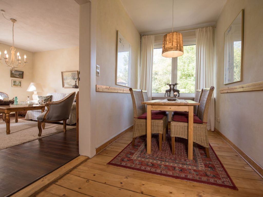 Ferienwohnung Waldblick Esszimmer